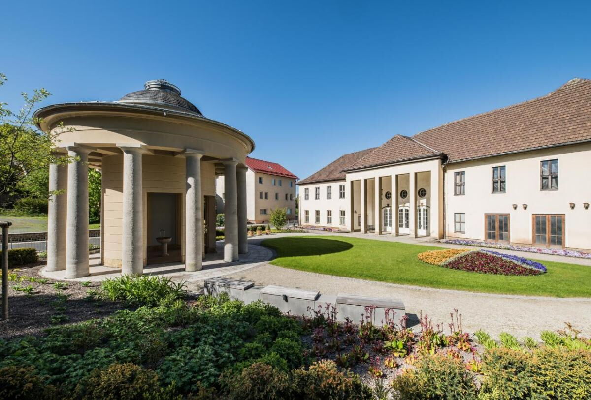Com?dienhaus Bad Liebenstein, Brunnentempel